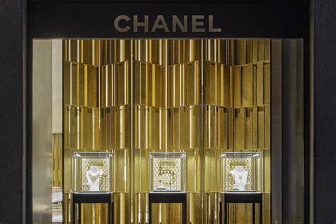 corinne berrios chanel|La seconda boutique di Chanel a Milano, tra gioielleria e alta .